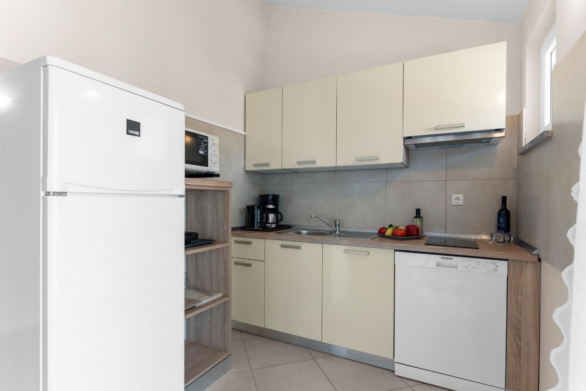 Villa Hope - Apartments With Shared Pool Porec Room photo