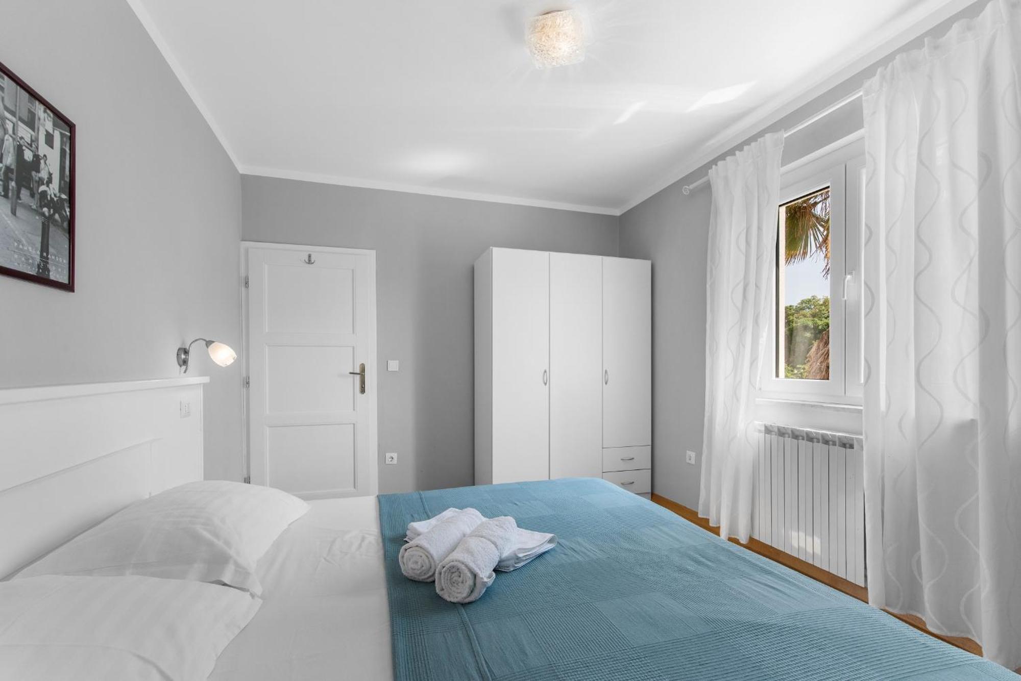Villa Hope - Apartments With Shared Pool Porec Room photo