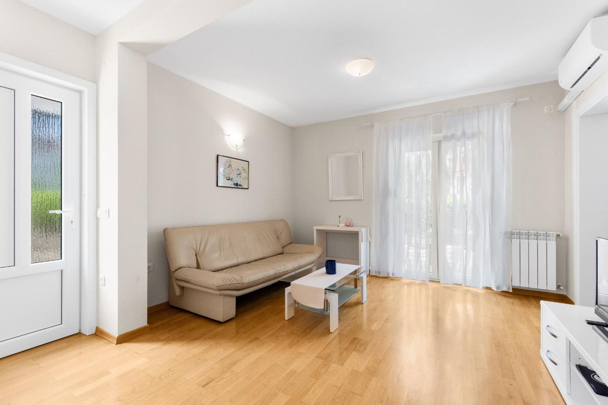 Villa Hope - Apartments With Shared Pool Porec Room photo