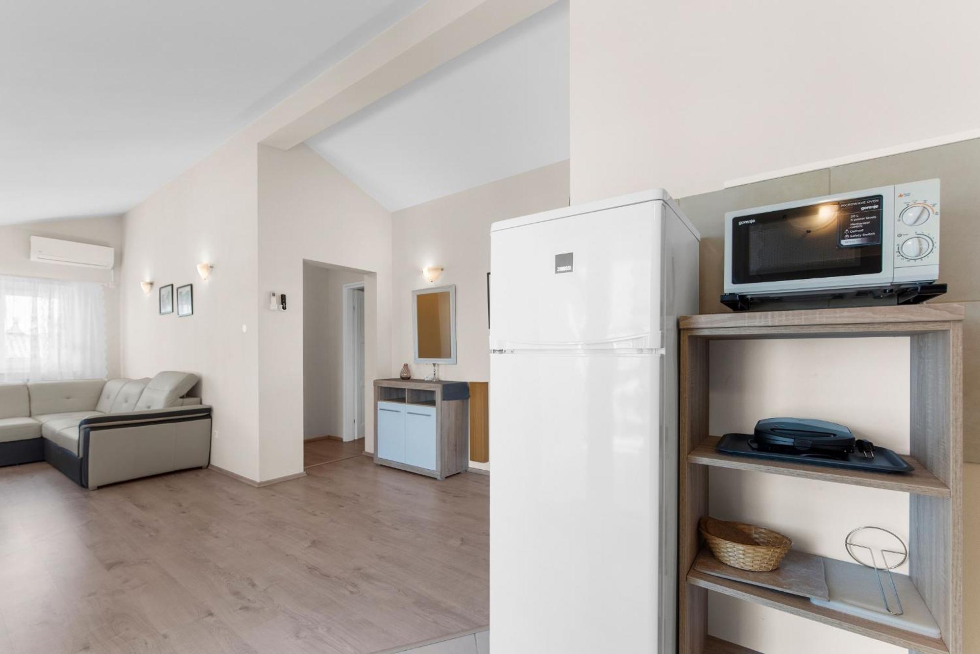 Villa Hope - Apartments With Shared Pool Porec Room photo